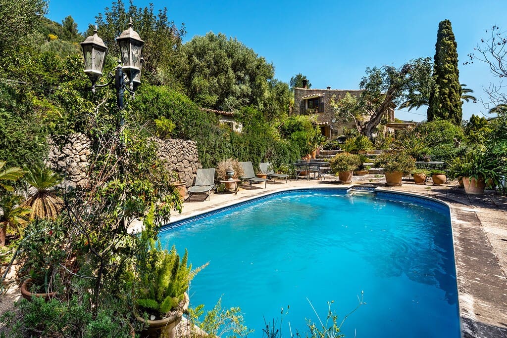 4 bedroom Finca/Country House for sale in Mancor de la Vall with pool - € 1,350,000 (Ref: 9790788)