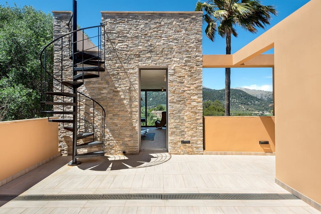 3 bedroom Villa for sale in Campanet with pool - € 1,750,000 (Ref: 9845178)