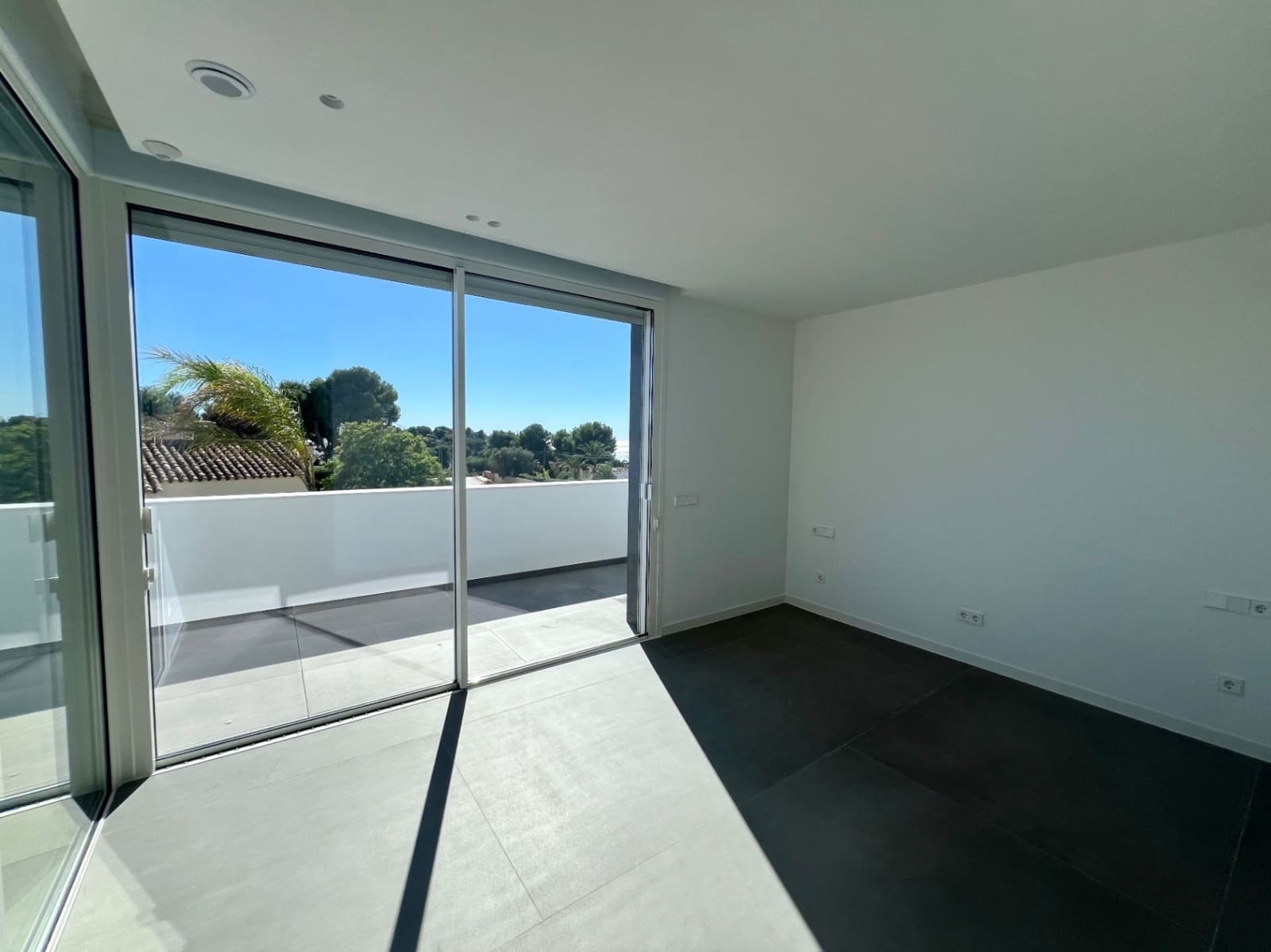 3 bedroom Villa for sale in Benissa with pool garage - € 2,400,000 (Ref: 8589961)