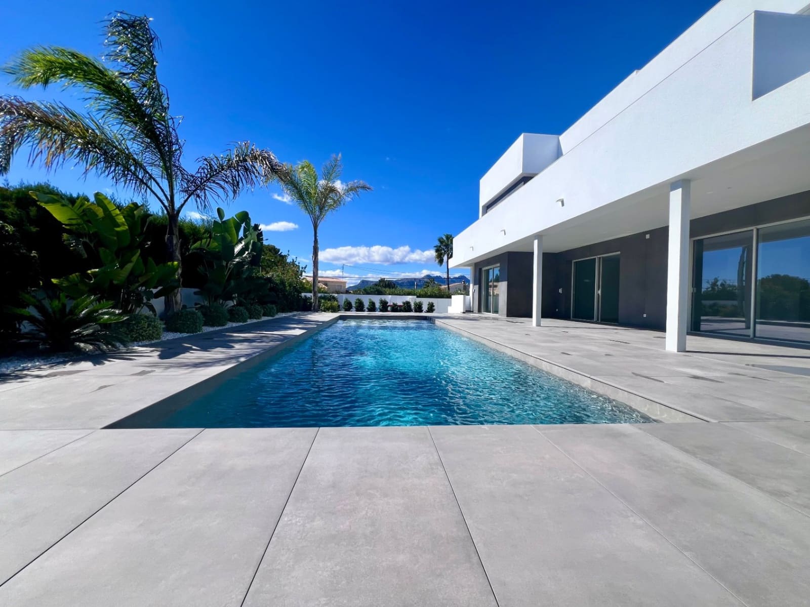 3 bedroom Villa for sale in Benissa with pool garage - € 2,400,000 (Ref: 8589961)