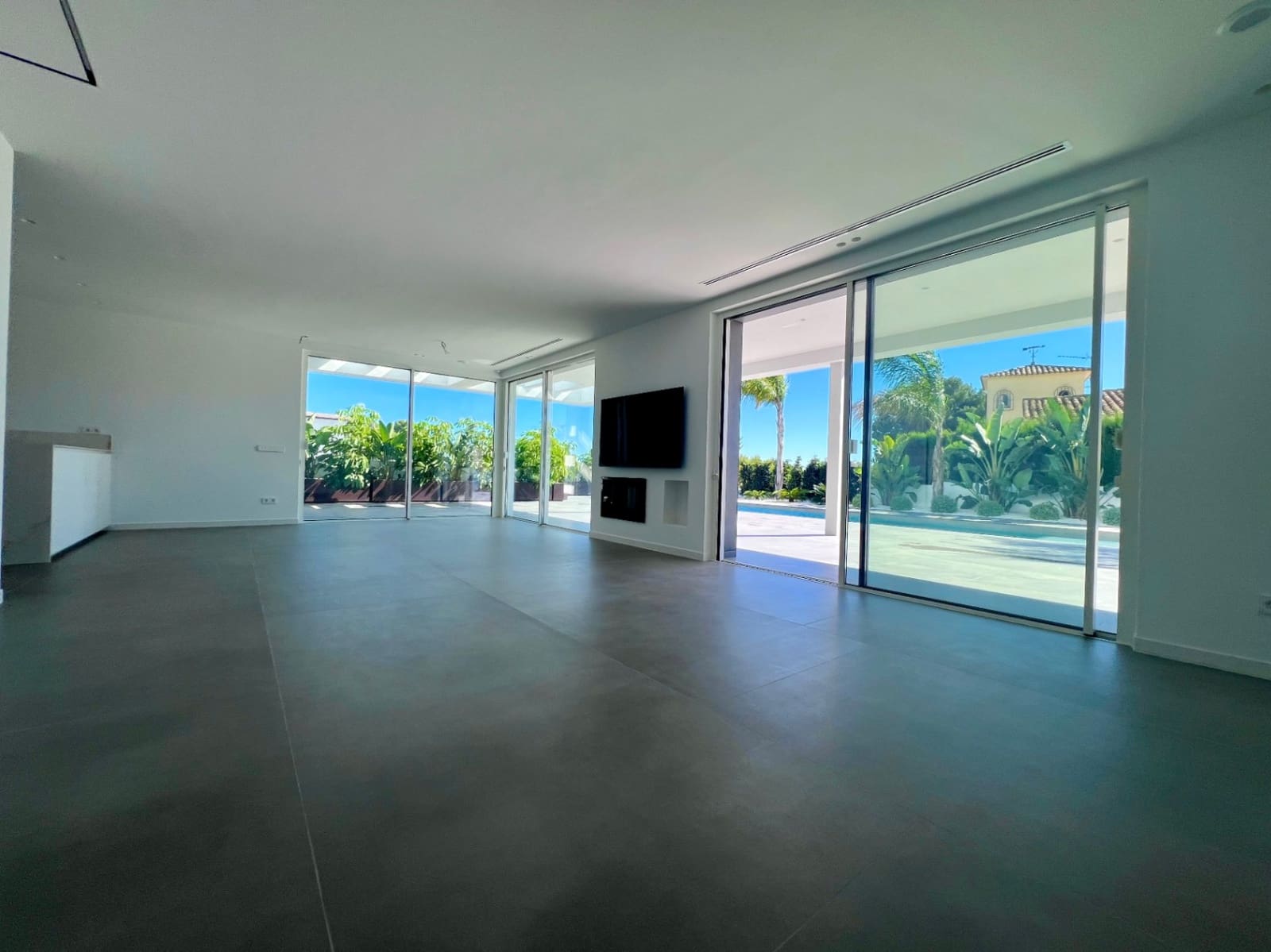 3 bedroom Villa for sale in Benissa with pool garage - € 2,400,000 (Ref: 8589961)