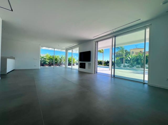 3 makuuhuone Huvila myytävänä paikassa Benissa mukana uima-altaan 
autotalli - 2 400 000 € (Ref: 8589961)