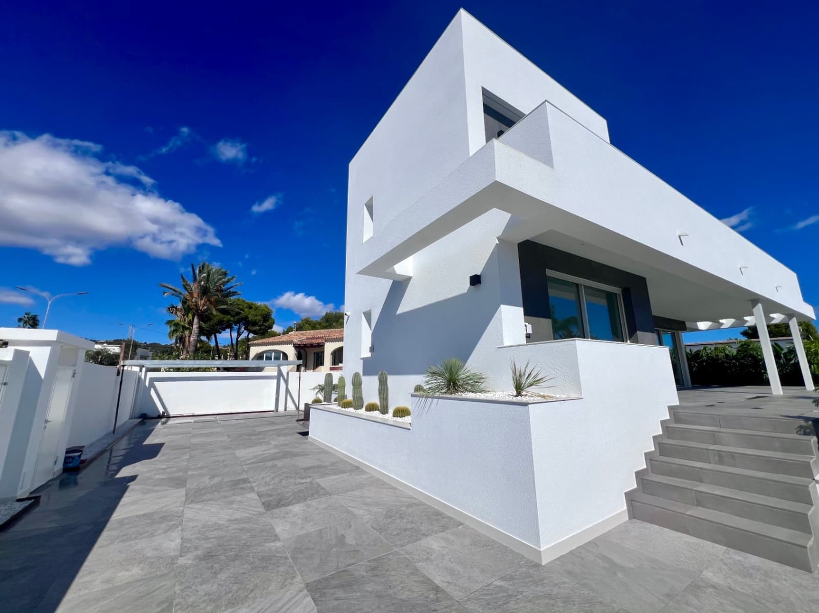 3 bedroom Villa for sale in Benissa with pool garage - € 2,400,000 (Ref: 8589961)