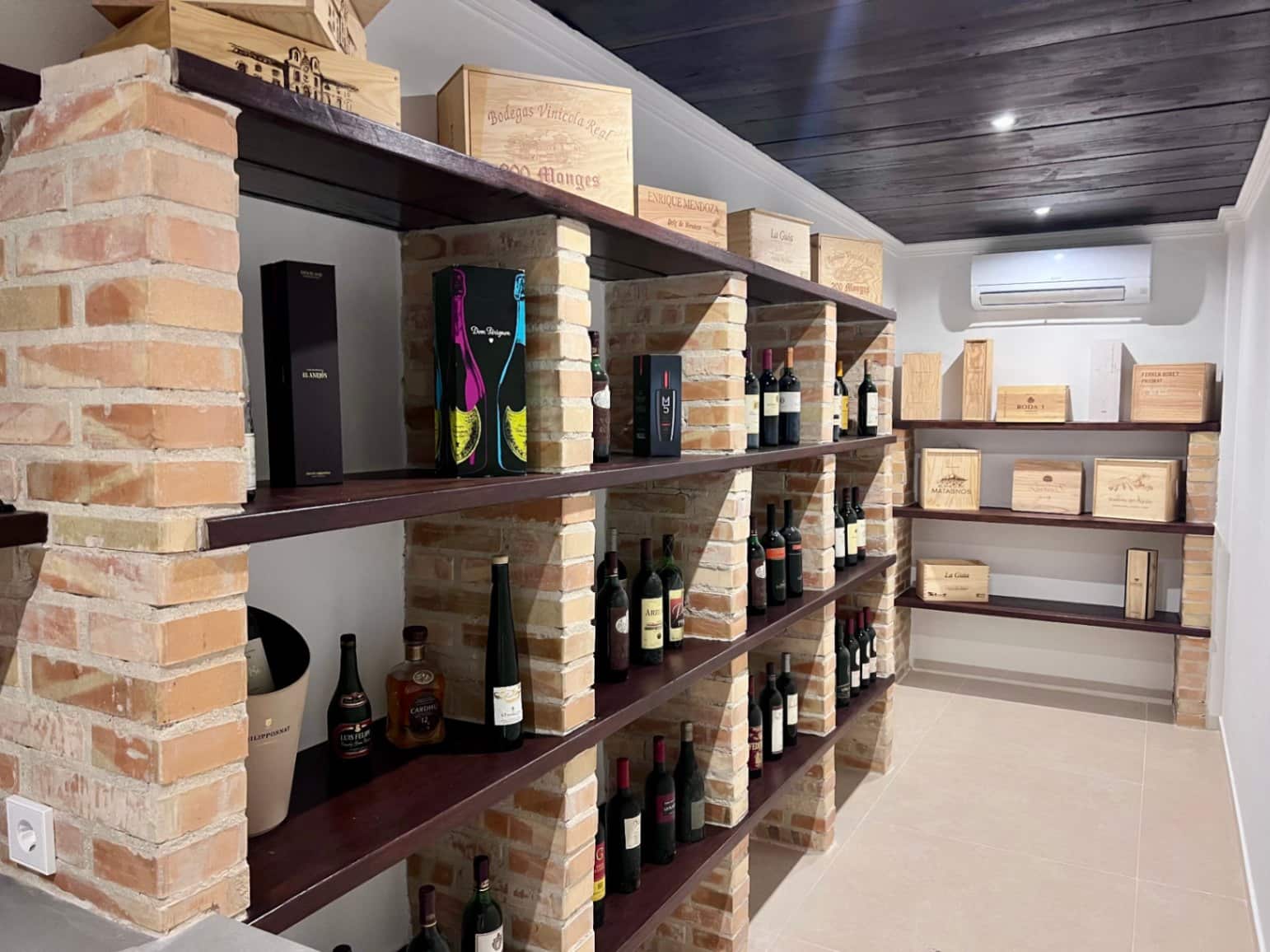 3 bedroom Villa for sale in Benissa with pool garage - € 2,400,000 (Ref: 8589961)