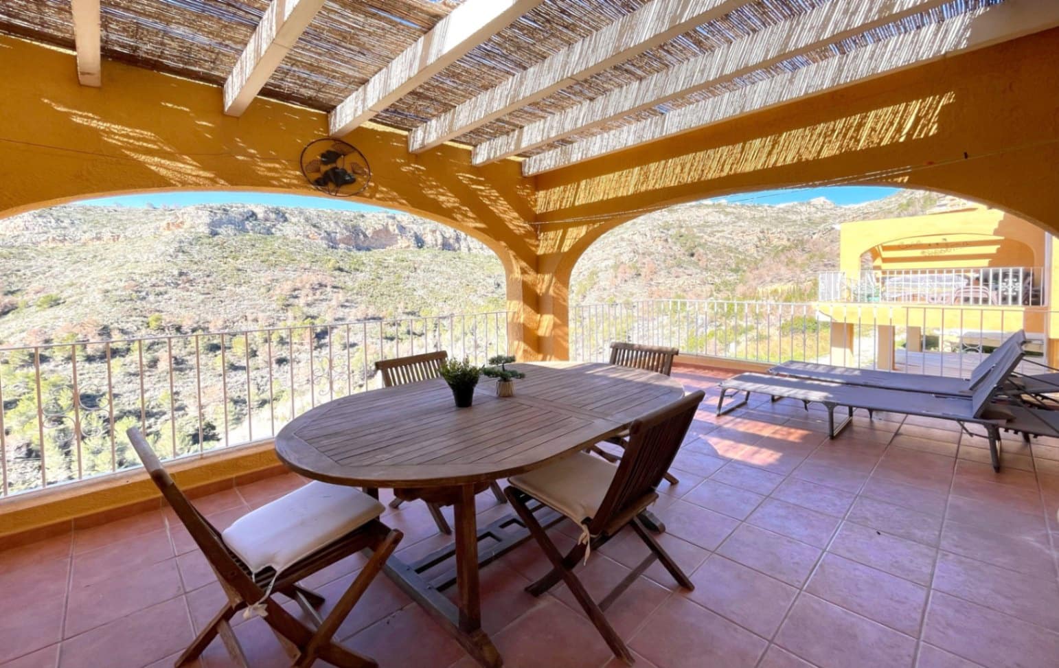 2 chambre Appartement à vendre à Cumbre del Sol avec piscine garage - 185 000 € (Ref: 8734577)