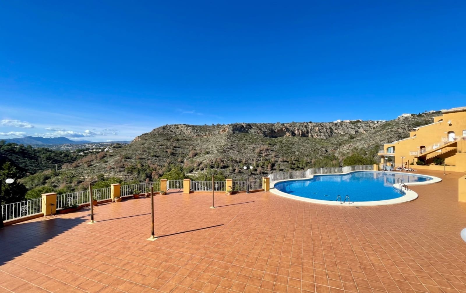 2 chambre Appartement à vendre à Cumbre del Sol avec piscine garage - 185 000 € (Ref: 8734577)