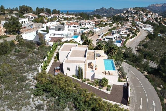 3 slaapkamer Villa te koop in Pedreguer met zwembad garage - € 777.000 (Ref: 8848106)