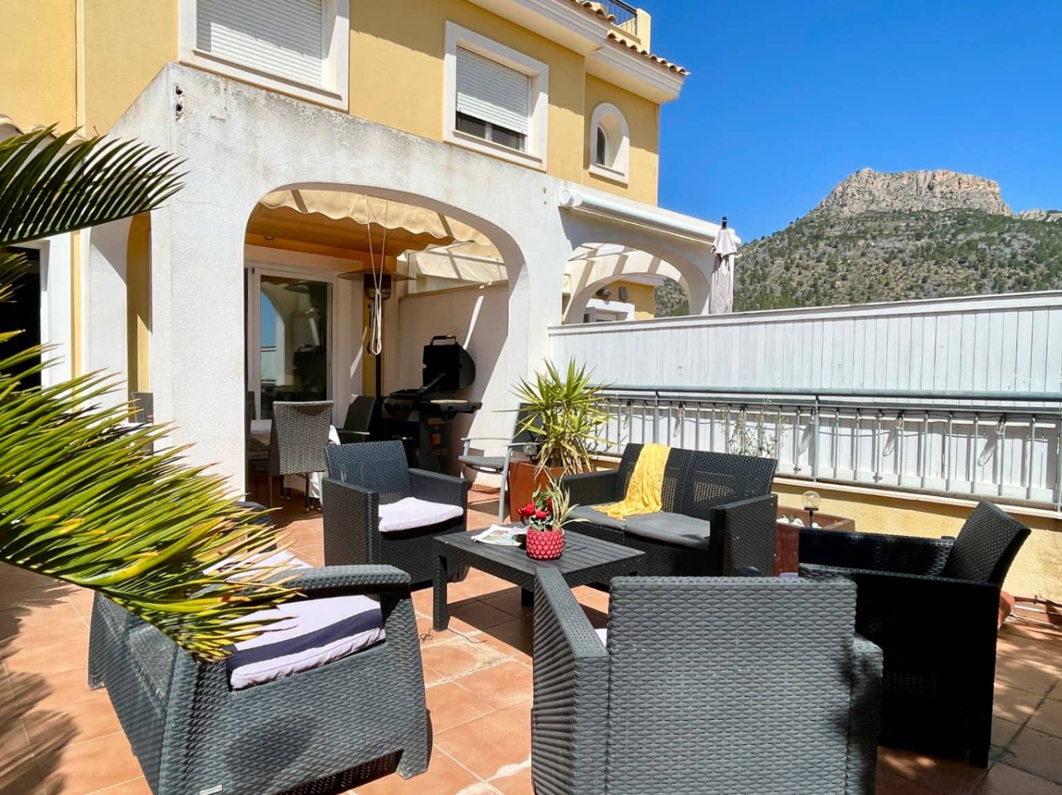 3 quarto Moradia para venda em Calpe / Calp com piscina garagem - 355 000 € (Ref: 8949841)