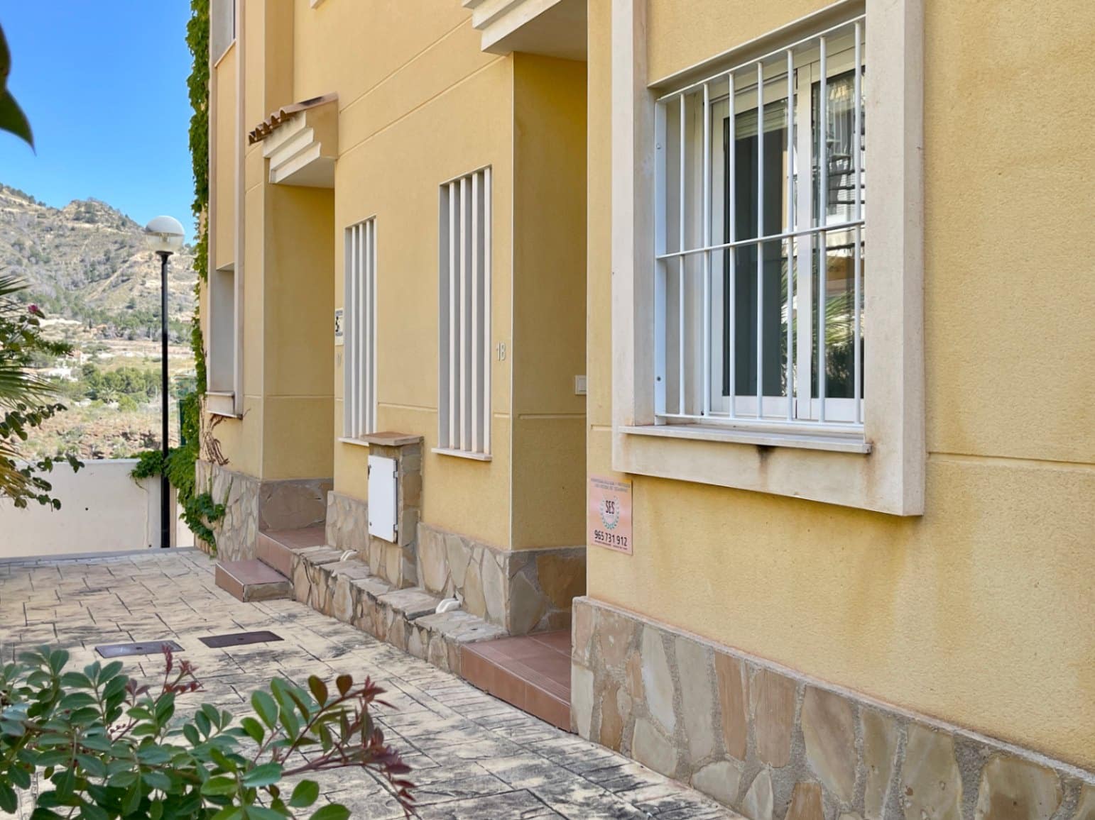 3 quarto Moradia para venda em Calpe / Calp com piscina garagem - 355 000 € (Ref: 8949841)