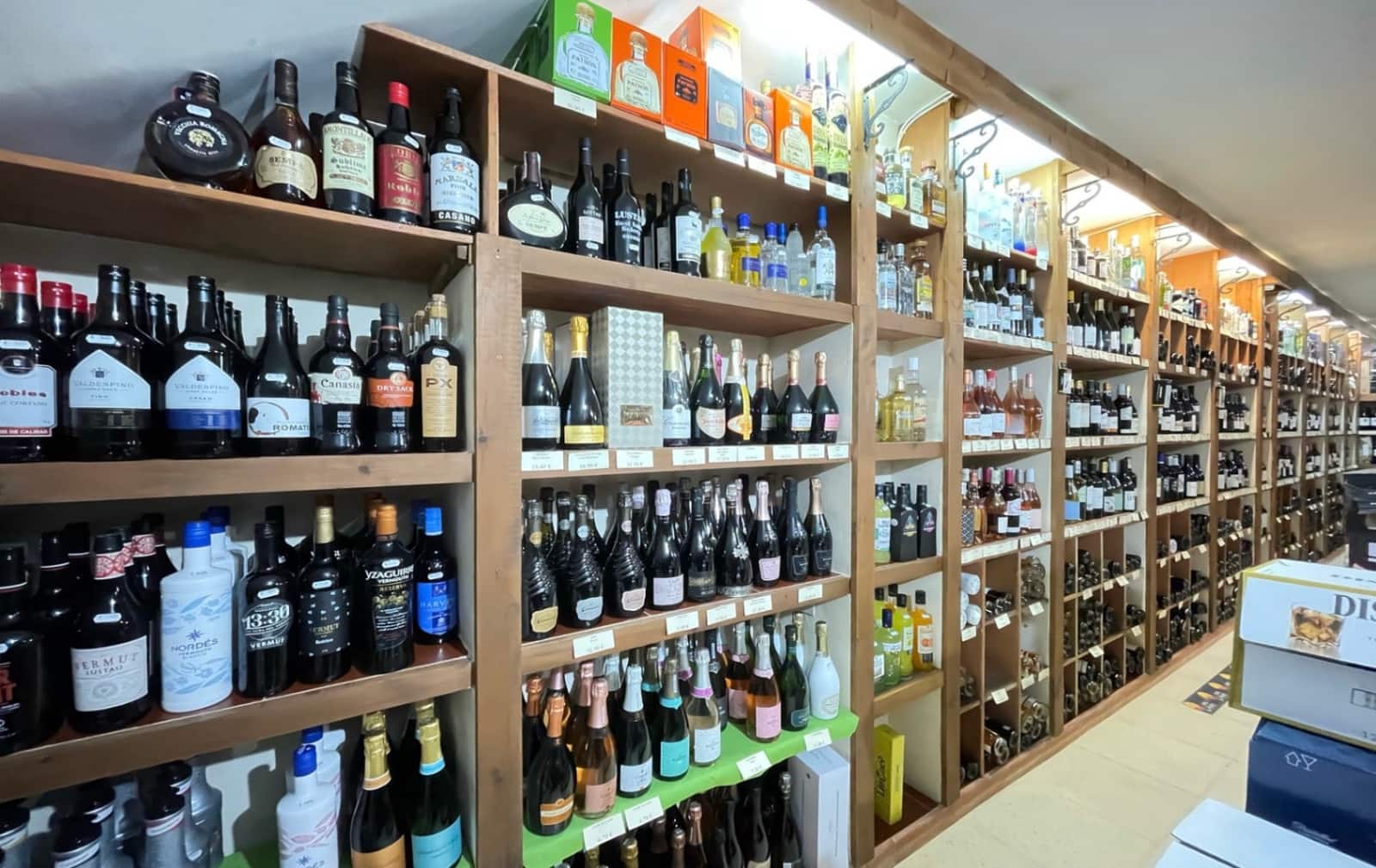 Kommersiell til salgs i Moraira med garasje - € 400 000 (Ref: 8956141)