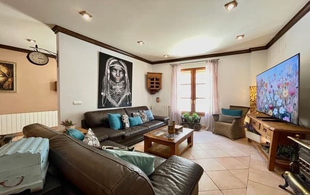 4 bedroom Villa for sale in Senija - € 320,000 (Ref: 9009839)