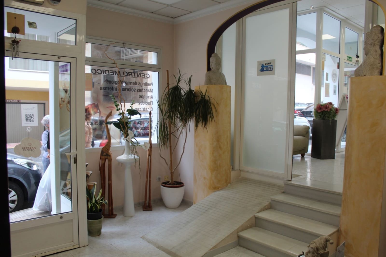 7 bedroom Commercial for sale in Calpe / Calp - € 385,000 (Ref: 9296279)