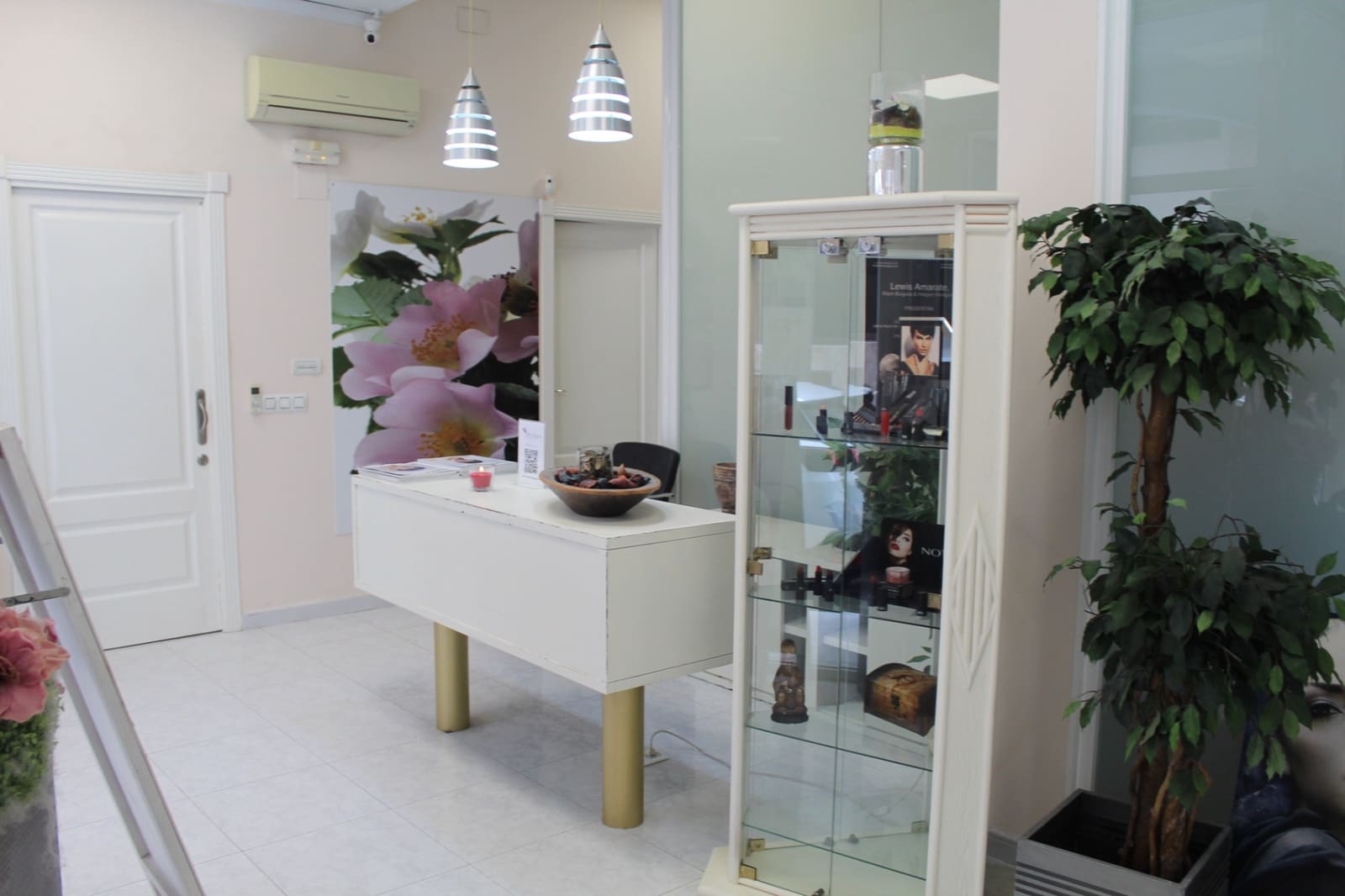 7 bedroom Commercial for sale in Calpe / Calp - € 385,000 (Ref: 9296279)