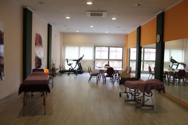 3 bedroom Commercial for sale in Calpe / Calp - € 255,000 (Ref: 9369182)