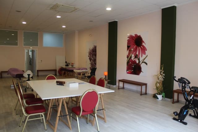 3 bedroom Commercial for sale in Calpe / Calp - € 255,000 (Ref: 9369182)