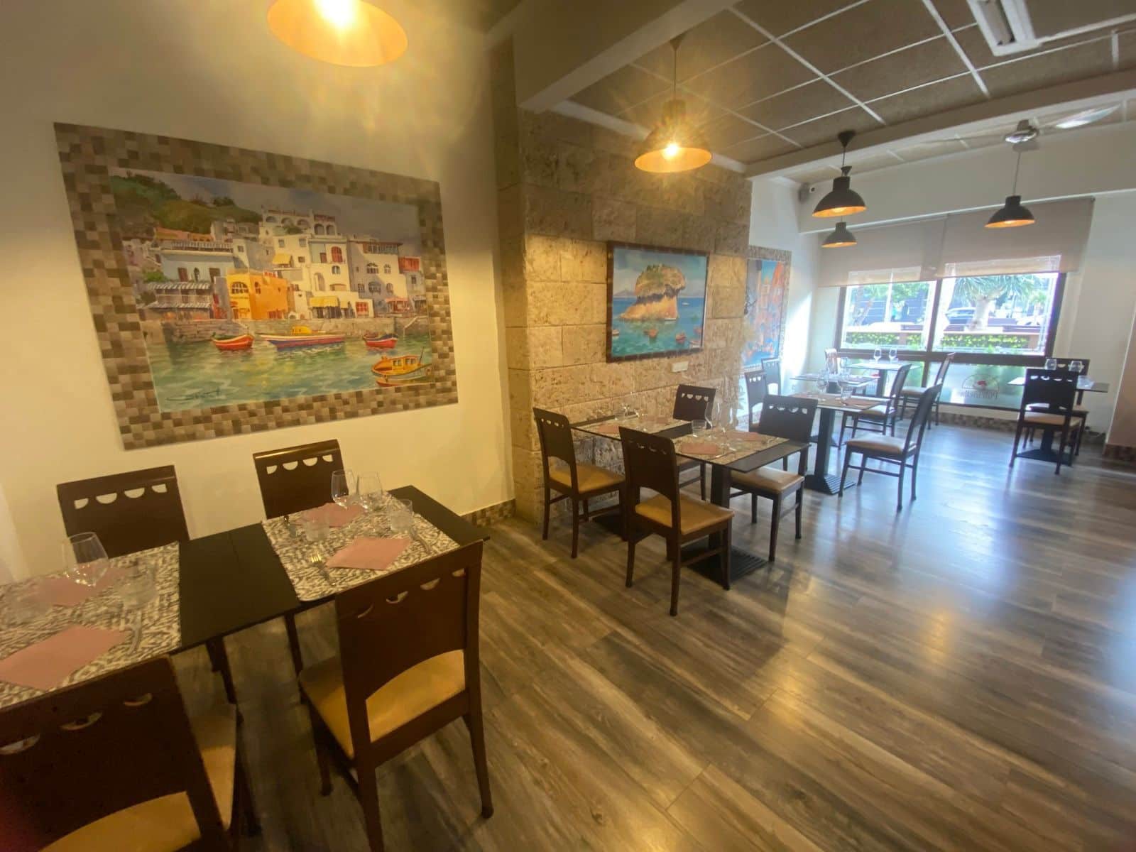 Commercial for sale in Moraira - € 150,000 (Ref: 9405773)