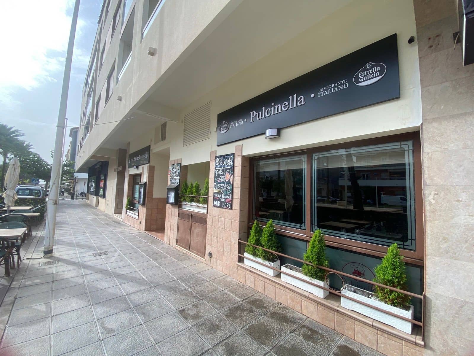 Commercial for sale in Moraira - € 150,000 (Ref: 9405773)