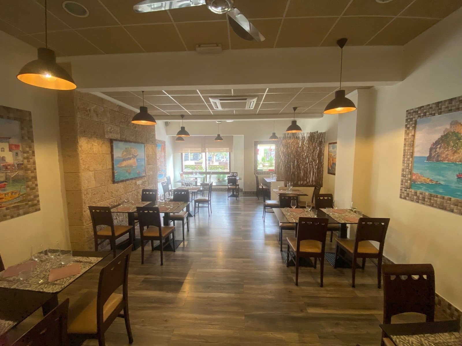 Commercial for sale in Moraira - € 150,000 (Ref: 9405773)