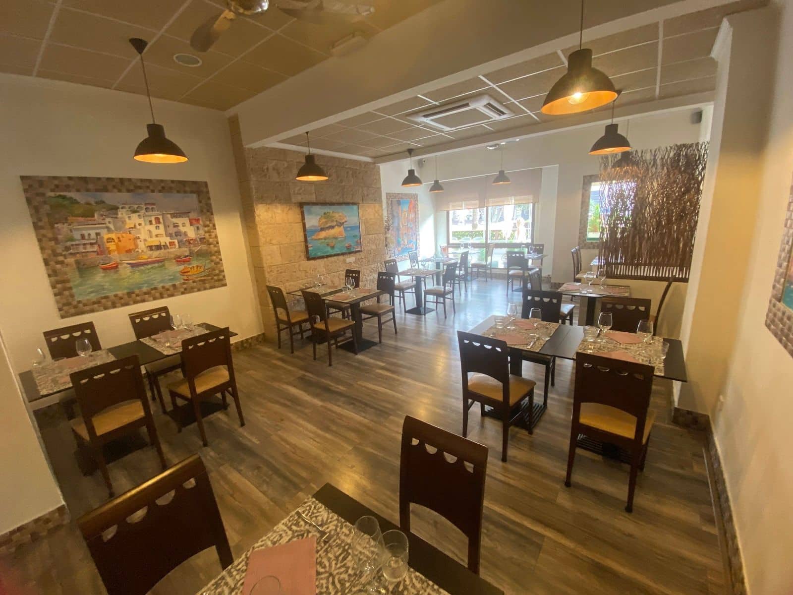 Commercial for sale in Moraira - € 150,000 (Ref: 9405773)