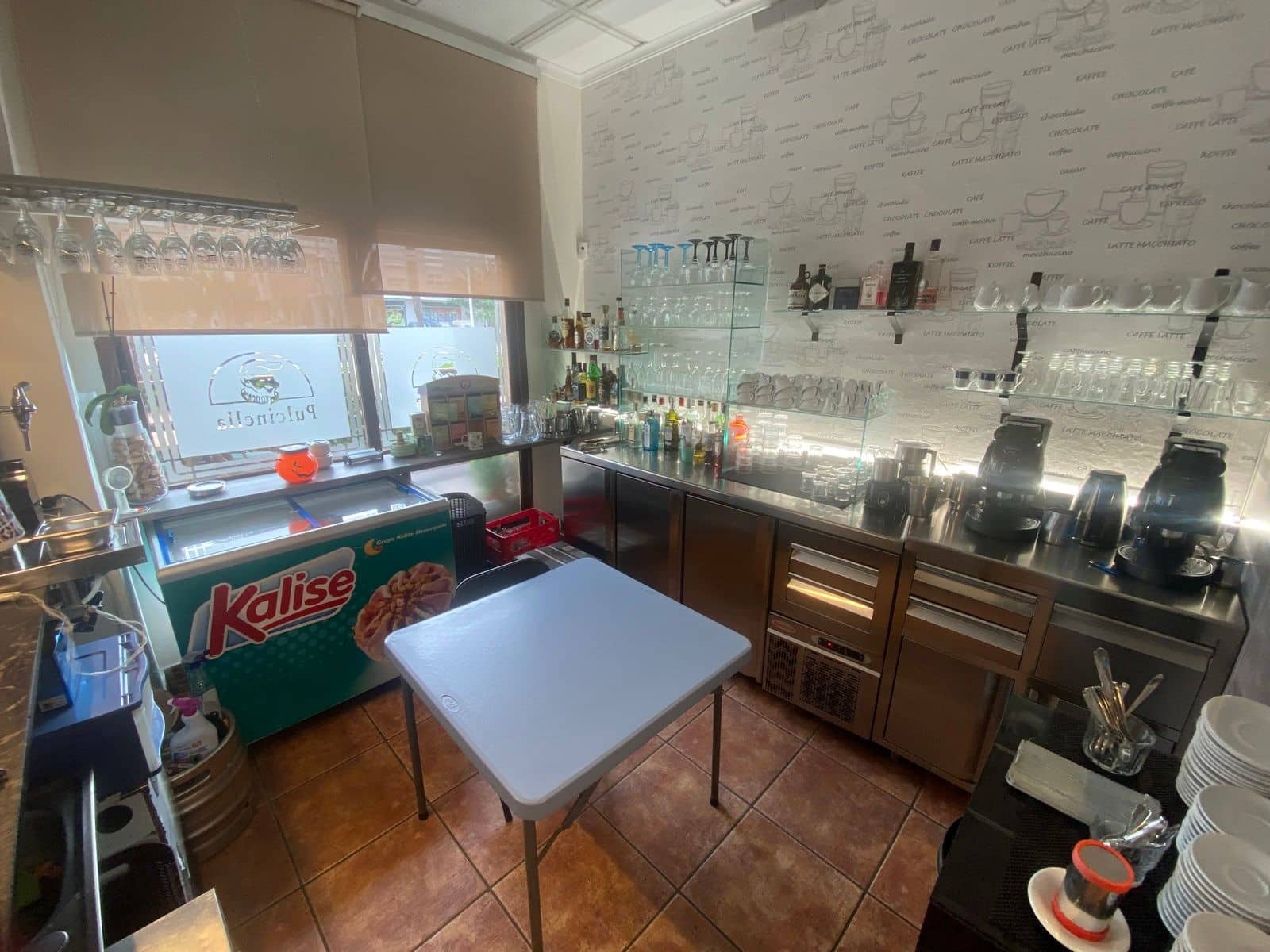 Commercial for sale in Moraira - € 150,000 (Ref: 9405773)