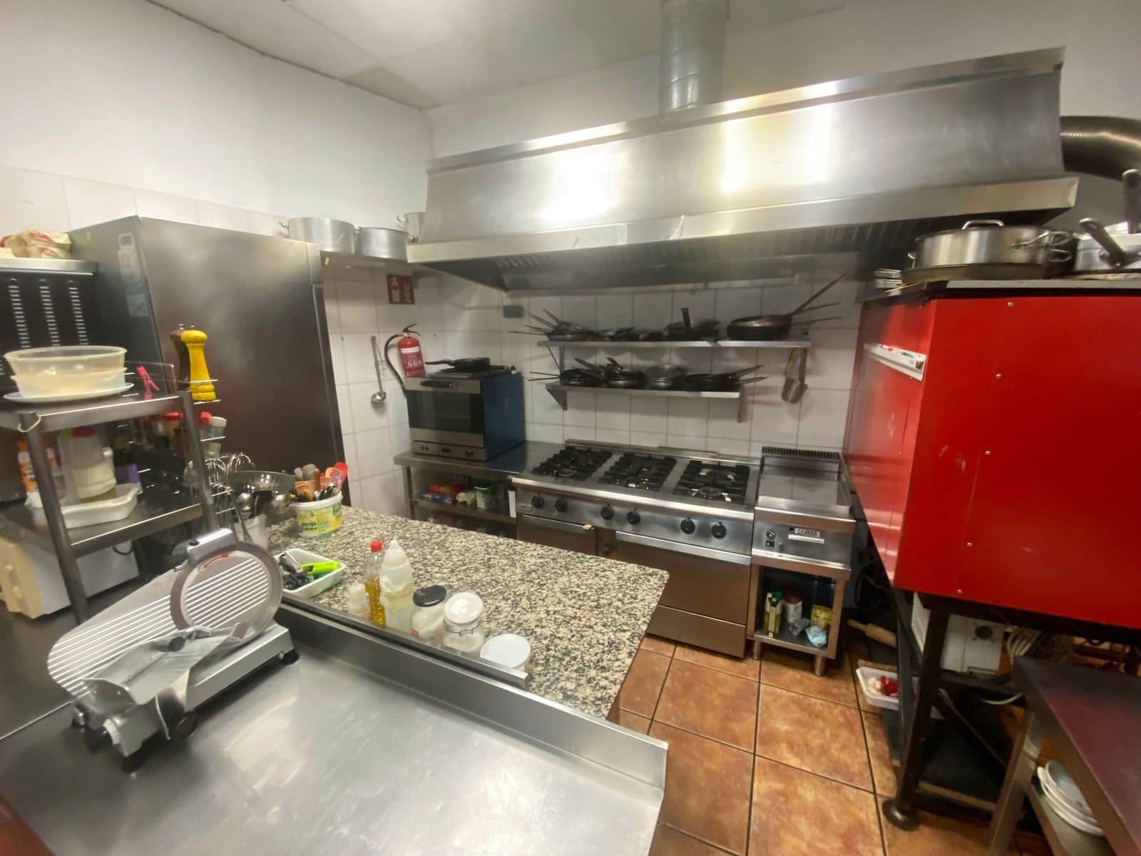 Commercial for sale in Moraira - € 150,000 (Ref: 9405773)