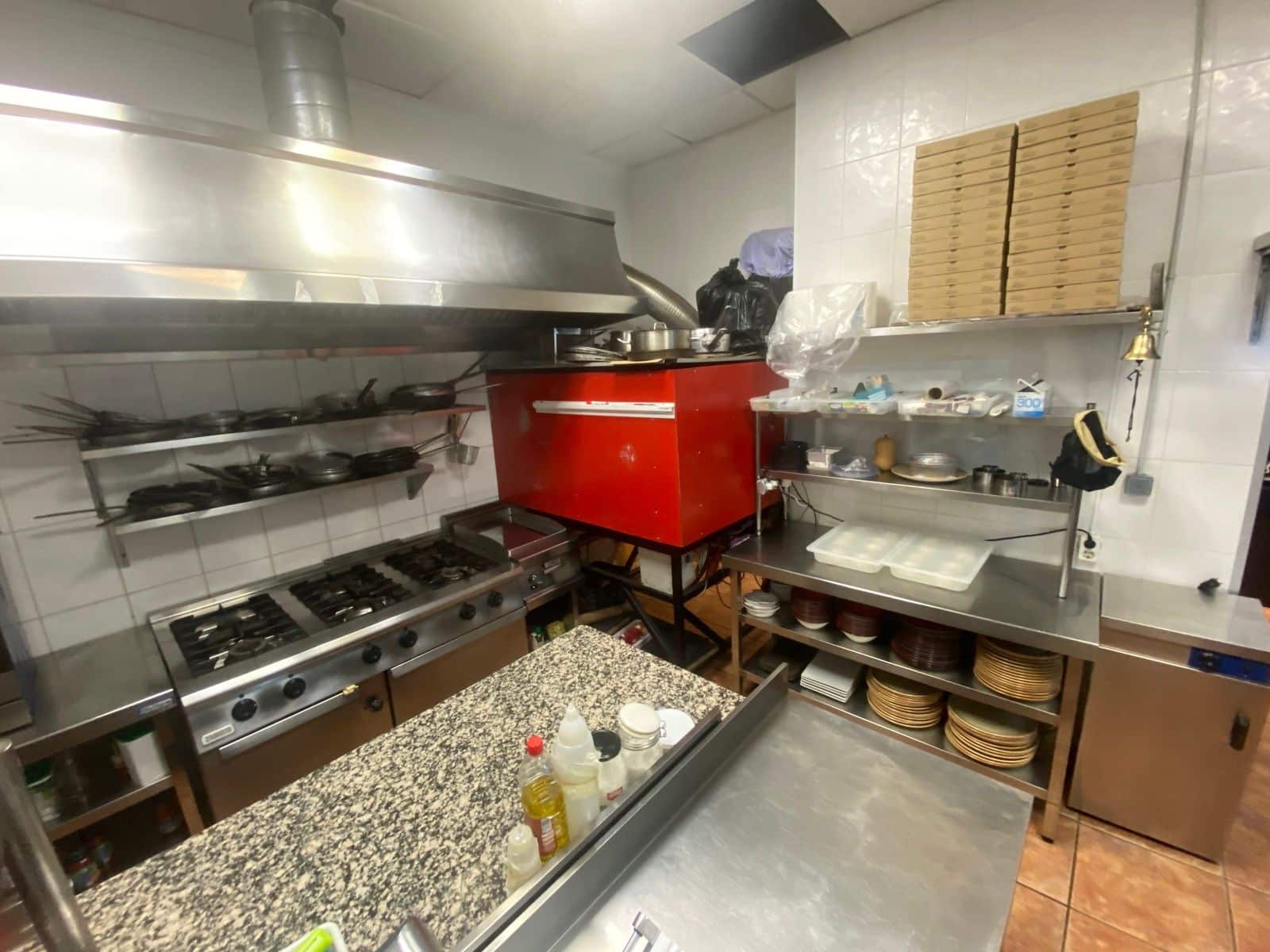 Commercial for sale in Moraira - € 150,000 (Ref: 9405773)