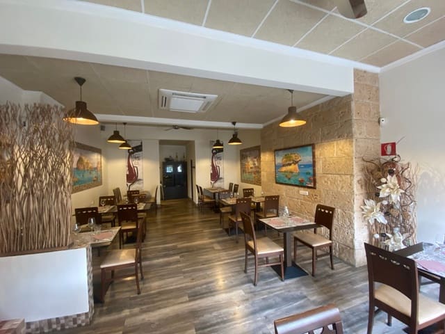 Commercial for sale in Moraira, Teulada-Moraira - € 150,000 (Ref: 9405773)