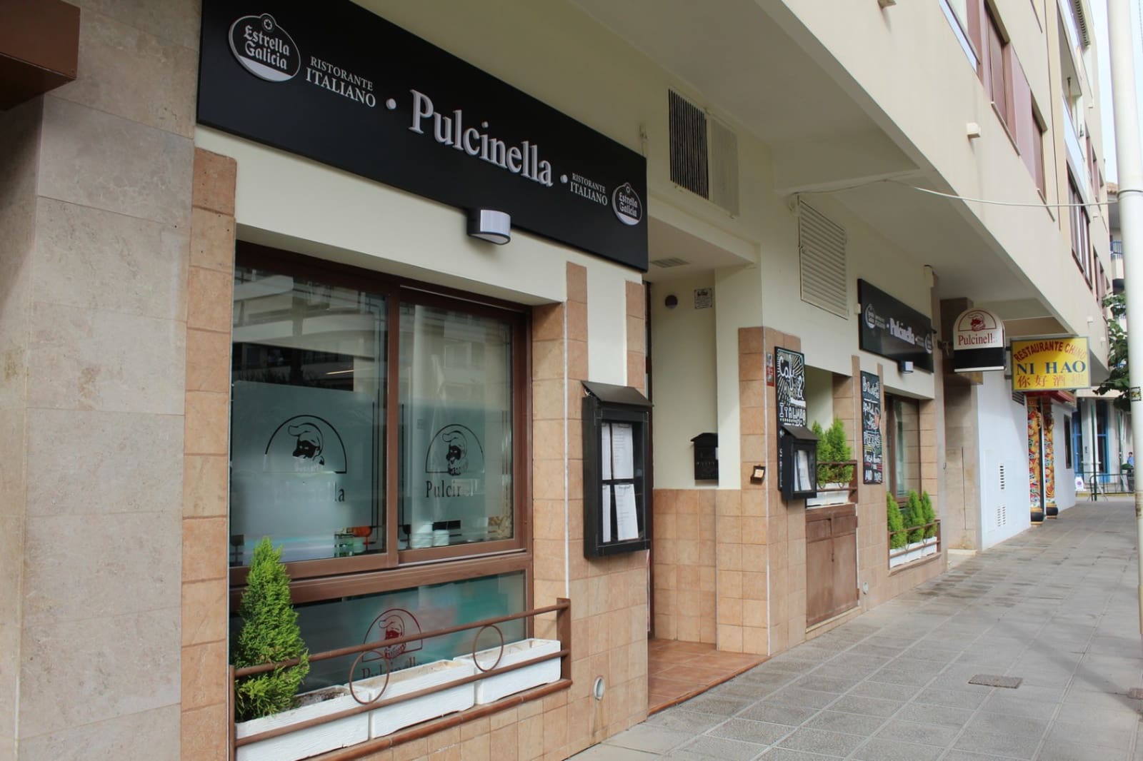 Commercial for sale in Moraira - € 150,000 (Ref: 9405773)