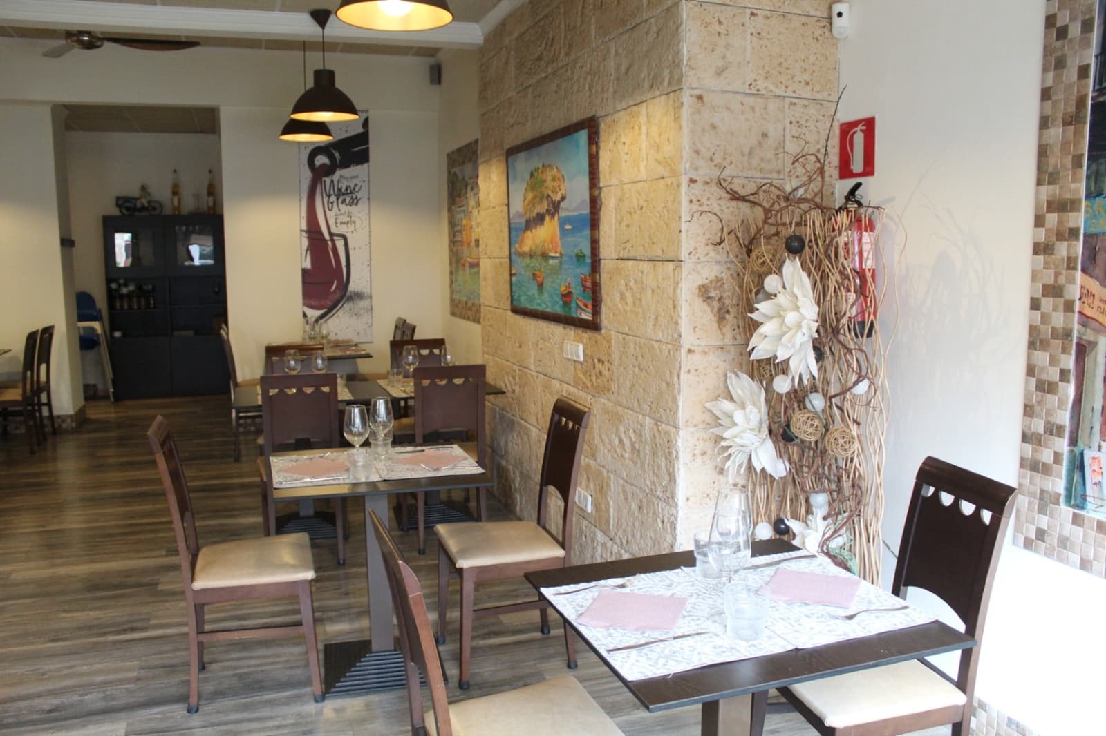 Commercial for sale in Moraira - € 150,000 (Ref: 9405773)