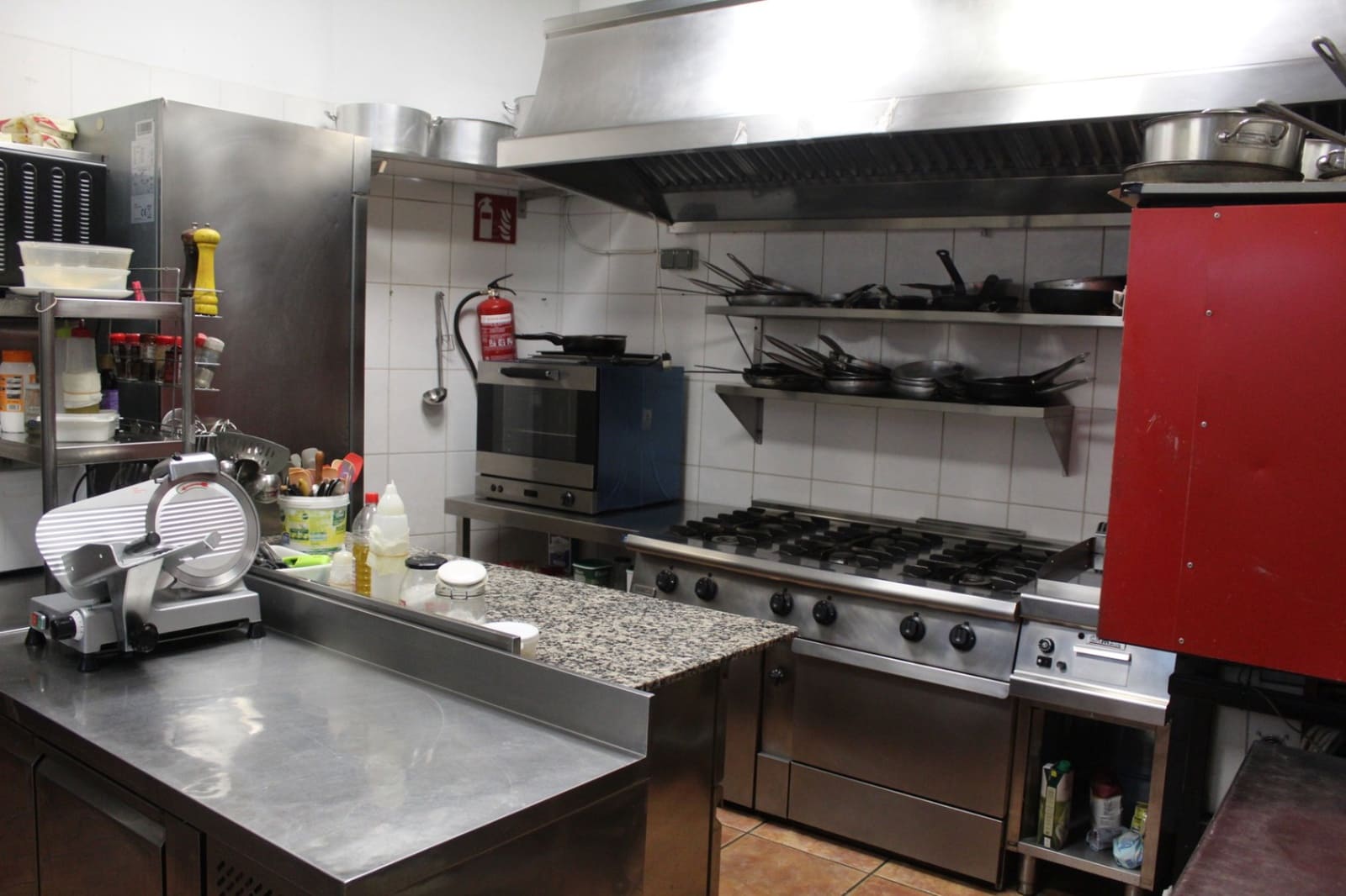 Commercial for sale in Moraira - € 150,000 (Ref: 9405773)