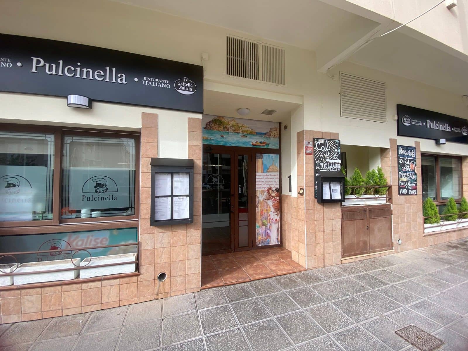 Commercial for sale in Moraira - € 150,000 (Ref: 9405773)