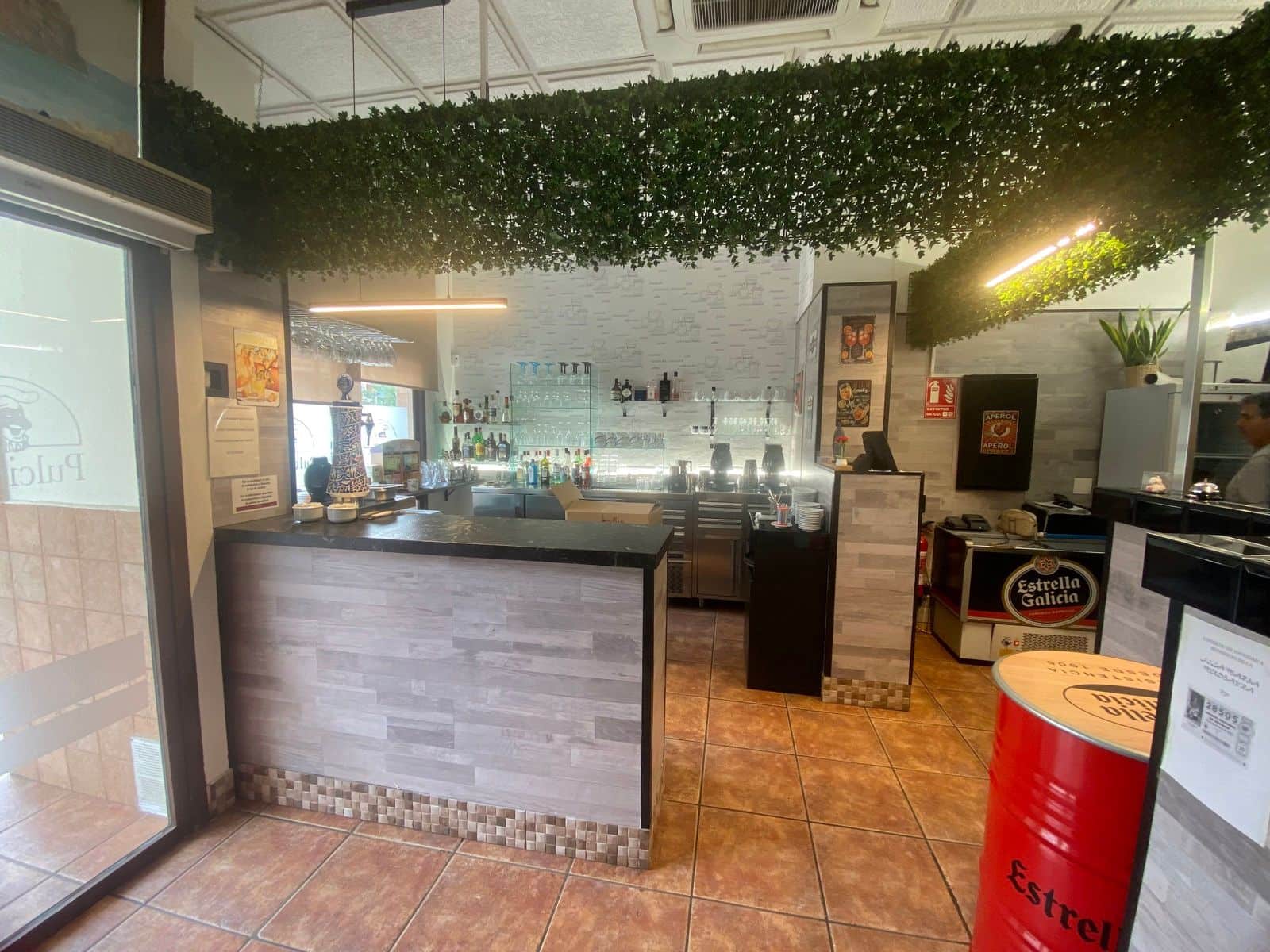 Commercial for sale in Moraira - € 150,000 (Ref: 9405773)