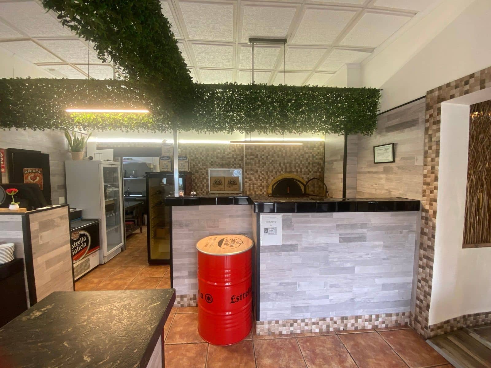 Commercial for sale in Moraira - € 150,000 (Ref: 9405773)