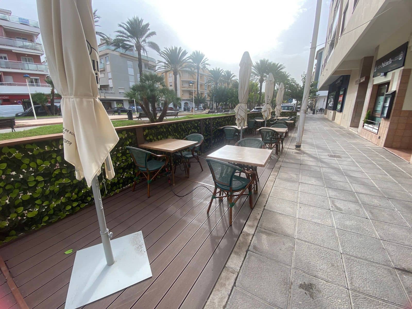 Commercial for sale in Moraira - € 150,000 (Ref: 9405773)