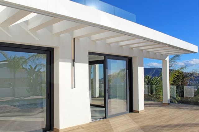 3 makuuhuone Huvila myytävänä paikassa Moraira, Teulada-Moraira mukana uima-altaan 
autotalli - 2 250 000 € (Ref: 9597165)