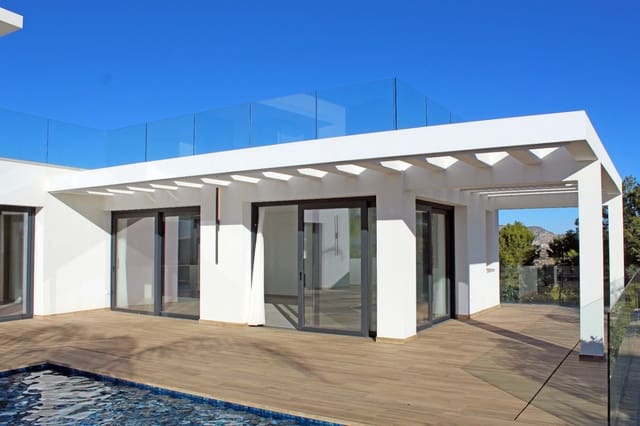 3 makuuhuone Huvila myytävänä paikassa Moraira, Teulada-Moraira mukana uima-altaan 
autotalli - 2 250 000 € (Ref: 9597165)