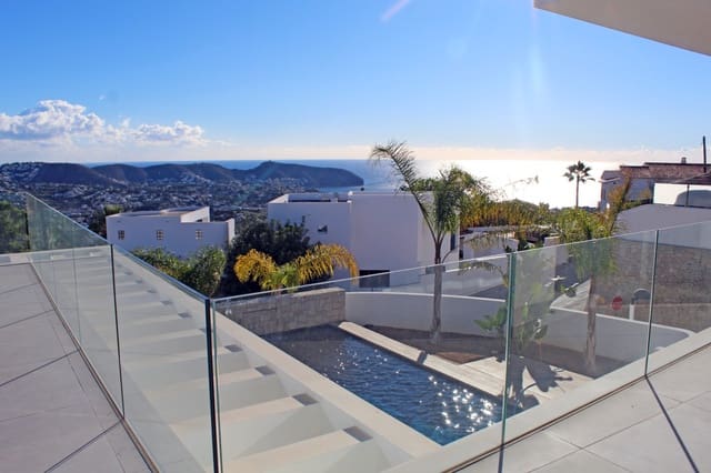 3 makuuhuone Huvila myytävänä paikassa Moraira, Teulada-Moraira mukana uima-altaan 
autotalli - 2 250 000 € (Ref: 9597165)