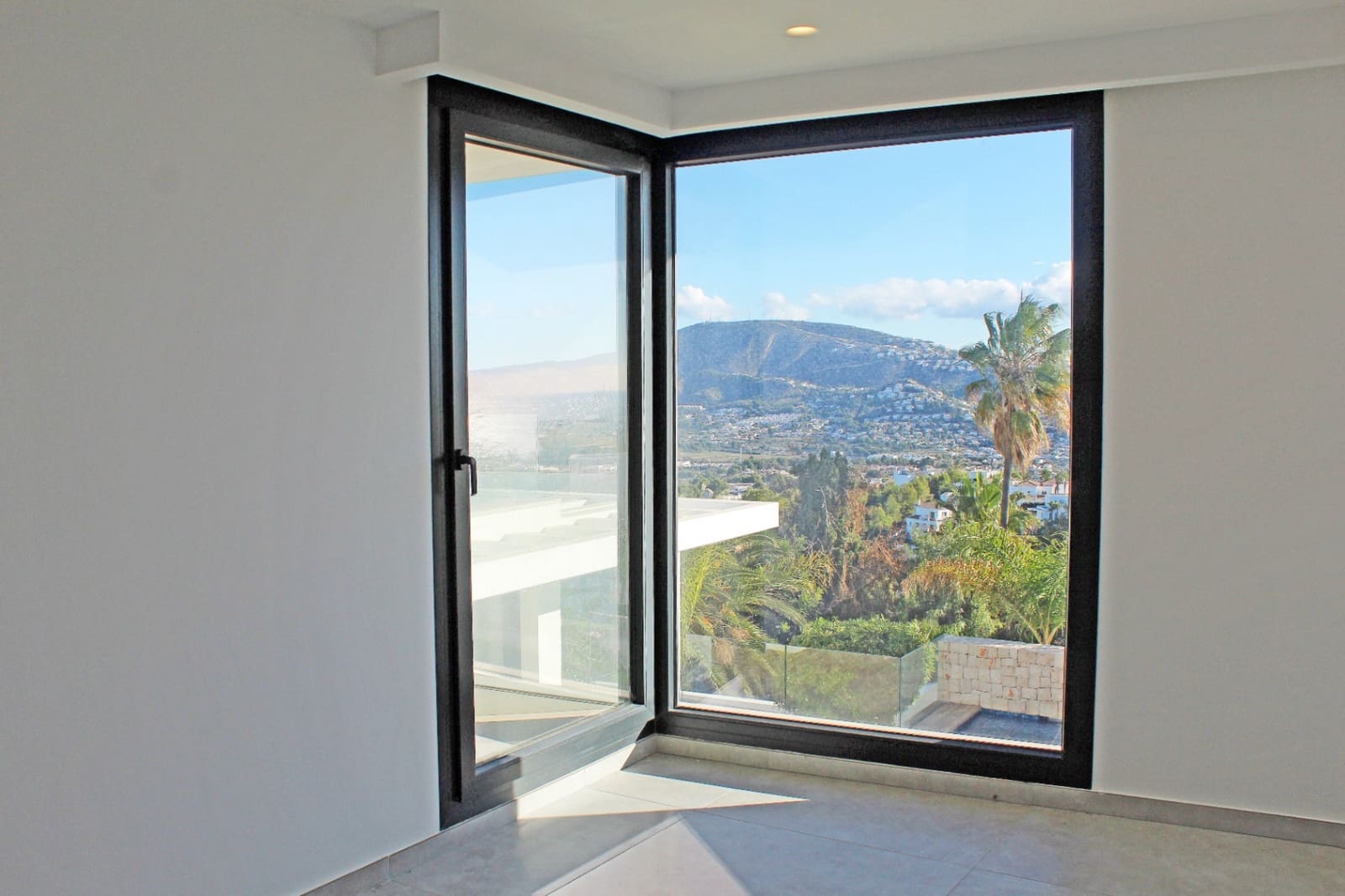 3 makuuhuone Huvila myytävänä paikassa Moraira mukana uima-altaan 
autotalli - 2 250 000 € (Ref: 9597165)