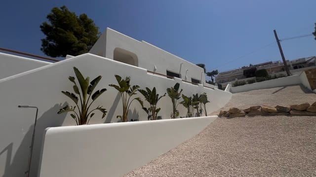 Chalet de 3 habitaciones en Benissa en venta con piscina garaje - 1.095.000 € (Ref: 9611908)