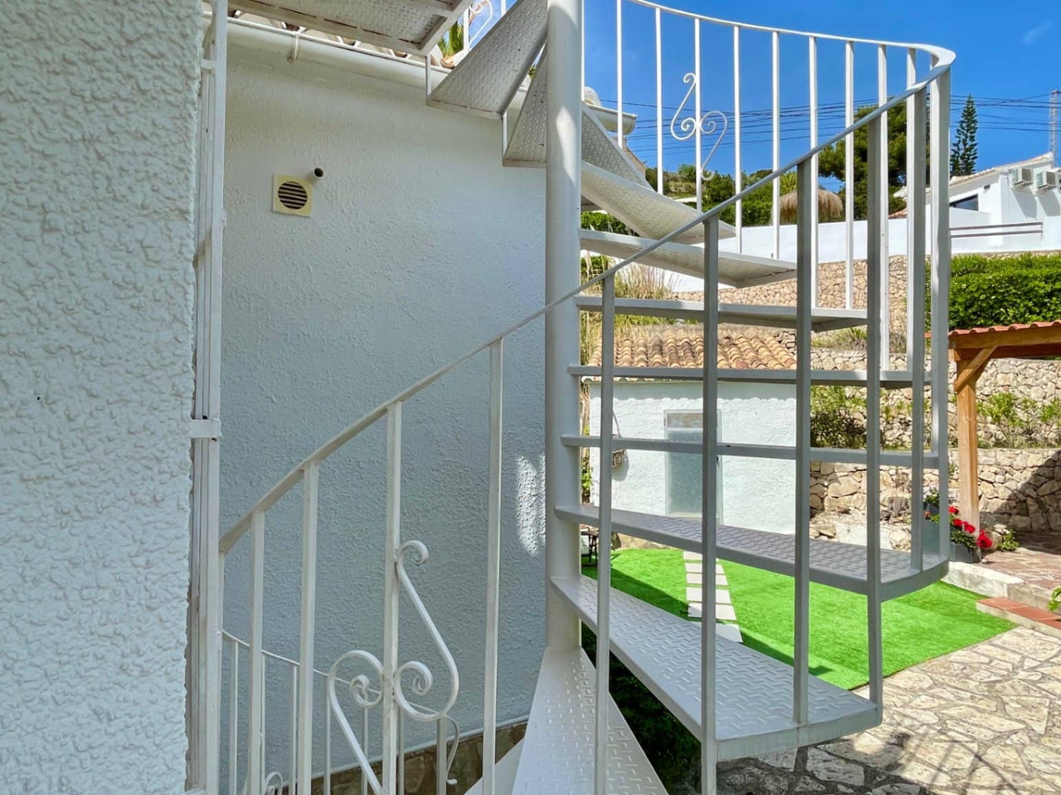 4 quarto Moradia para venda em Benissa com piscina garagem - 550 000 € (Ref: 9795525)