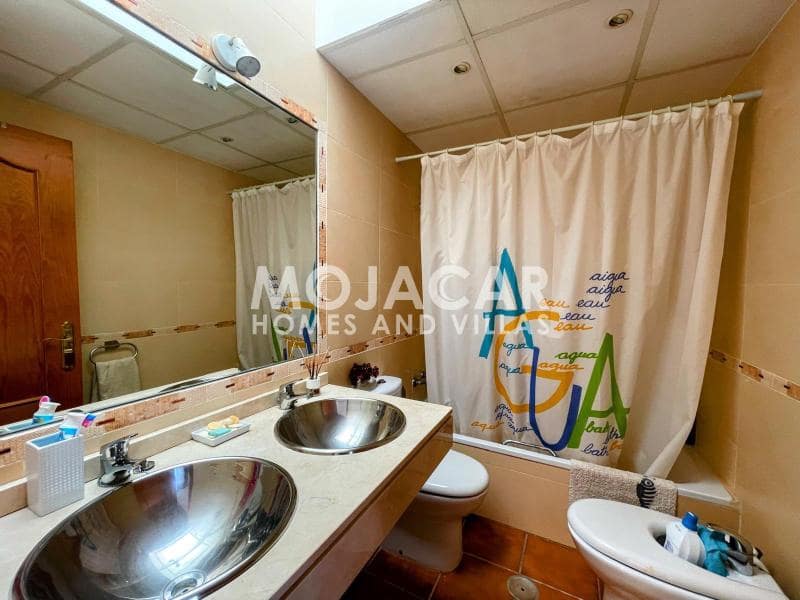 3 makuuhuone Paritalo myytävänä paikassa Vera mukana uima-altaan 
autotalli - 249 000 € (Ref: 10078967)