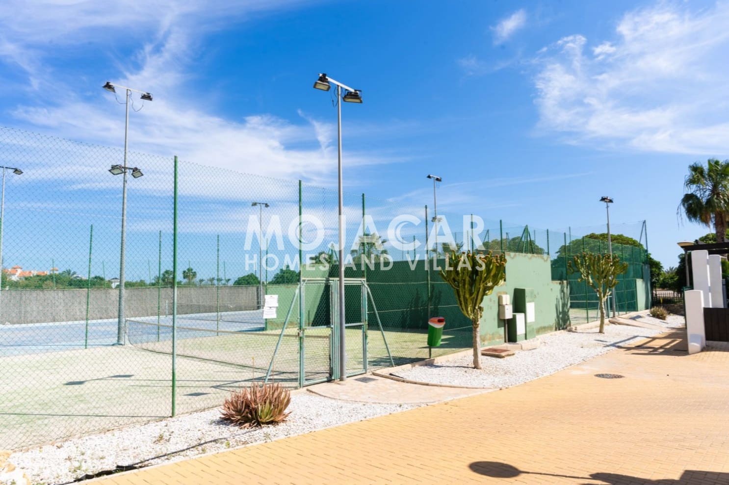 Dom blizniak na sprzedaż w Vera z garażem - 325 000 € (Ref: 9015076)