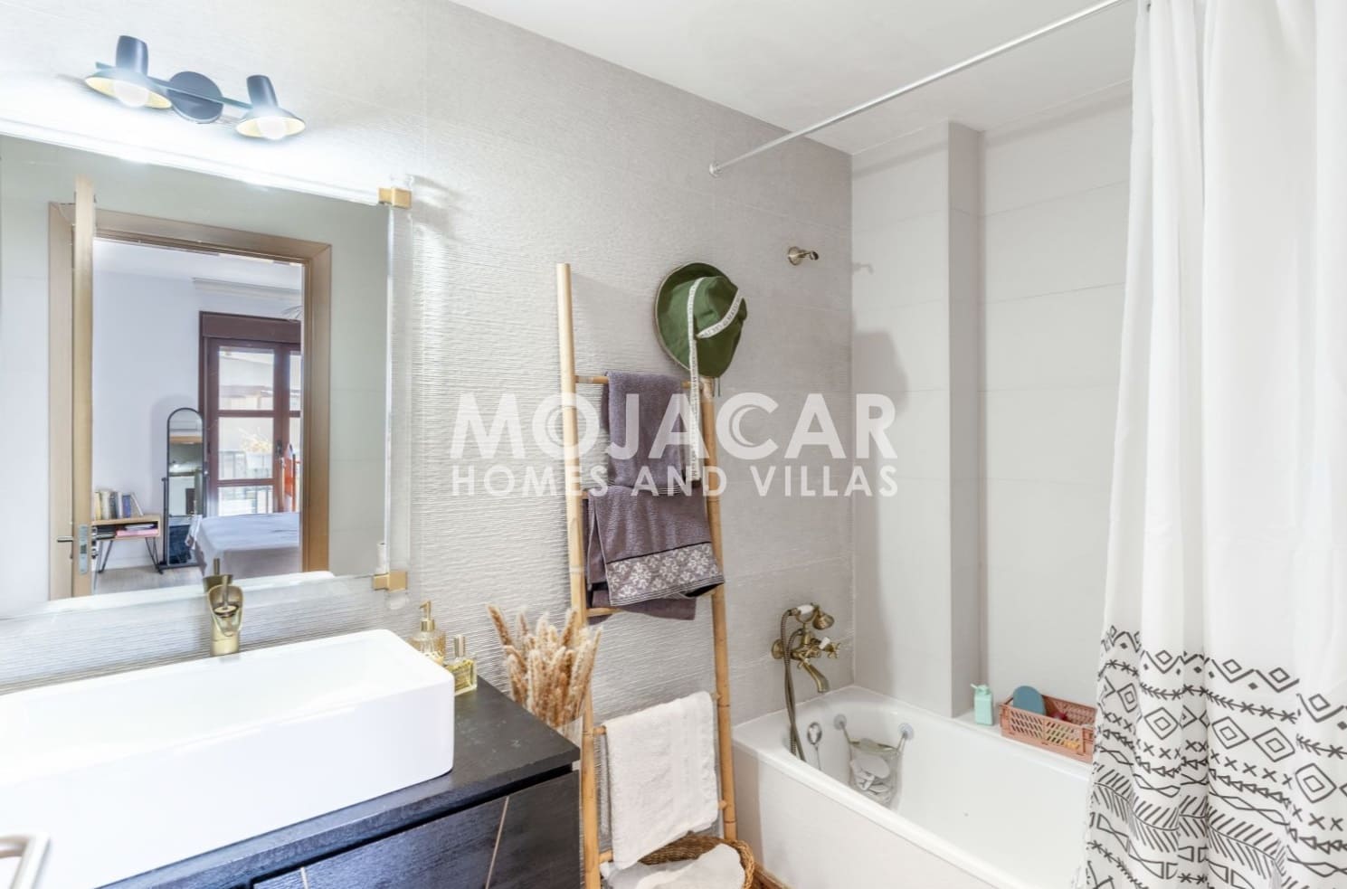 2 soverom Leilighet til salgs i Vera med svømmebasseng garasje - € 240 000 (Ref: 9176676)