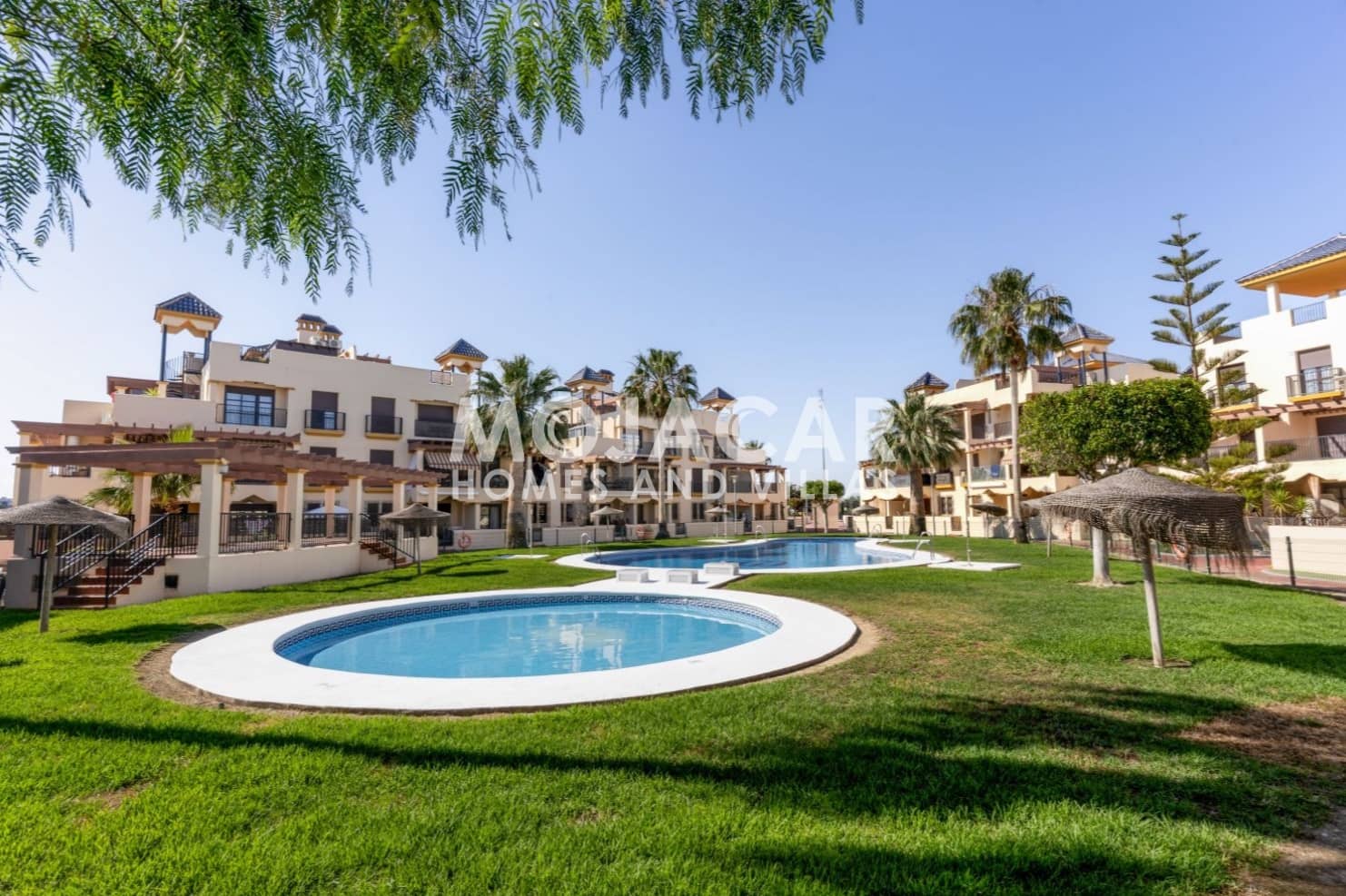 2 soverom Leilighet til salgs i Vera med svømmebasseng garasje - € 240 000 (Ref: 9176676)