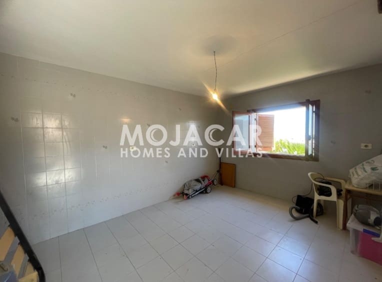 7 soveværelse Finca/Landehus til salg i Turre med garage - € 215.000 (Ref: 9330995)