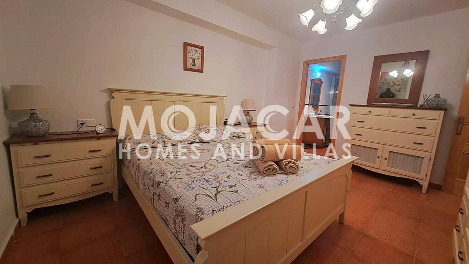 4 slaapkamer Villa voor vakantieverhuur in Mojacar met zwembad garage - € 980 (Ref: 9383188)