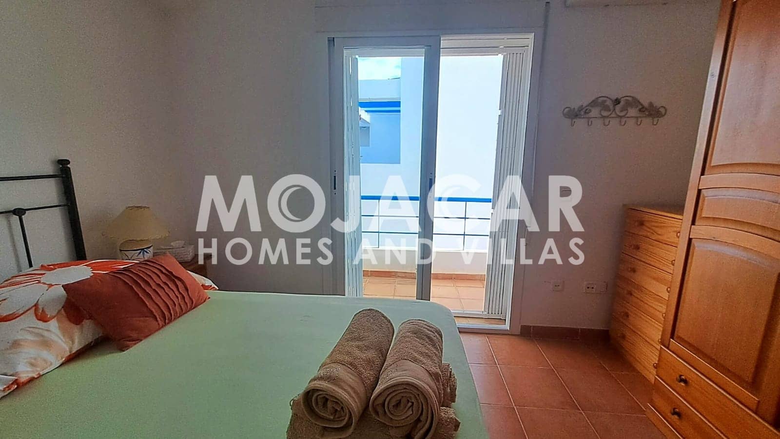4 slaapkamer Villa voor vakantieverhuur in Mojacar met zwembad garage - € 980 (Ref: 9383188)