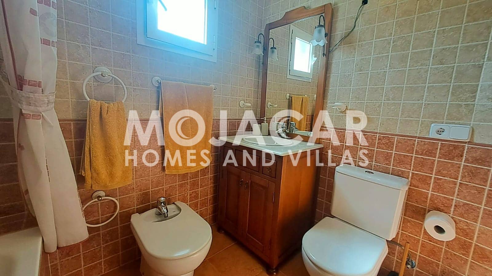 4 slaapkamer Villa voor vakantieverhuur in Mojacar met zwembad garage - € 980 (Ref: 9383188)