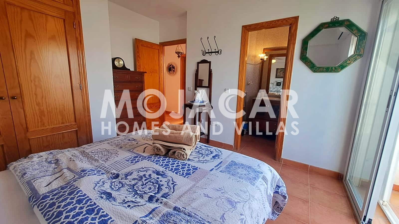 4 slaapkamer Villa voor vakantieverhuur in Mojacar met zwembad garage - € 980 (Ref: 9383188)