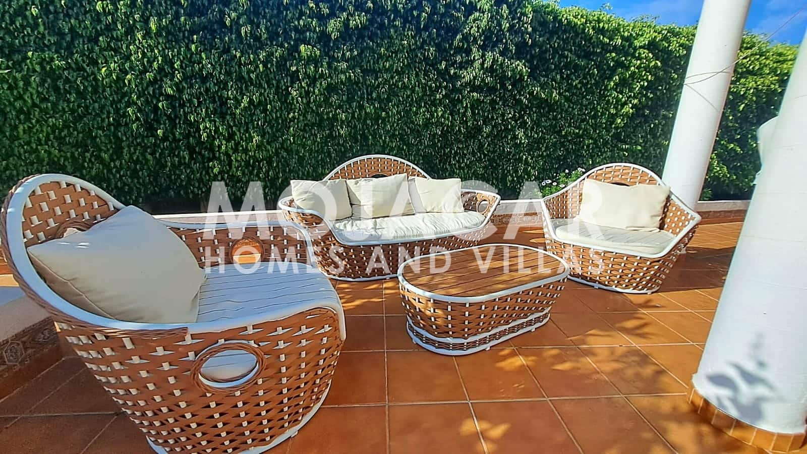4 slaapkamer Villa voor vakantieverhuur in Mojacar met zwembad garage - € 980 (Ref: 9383188)